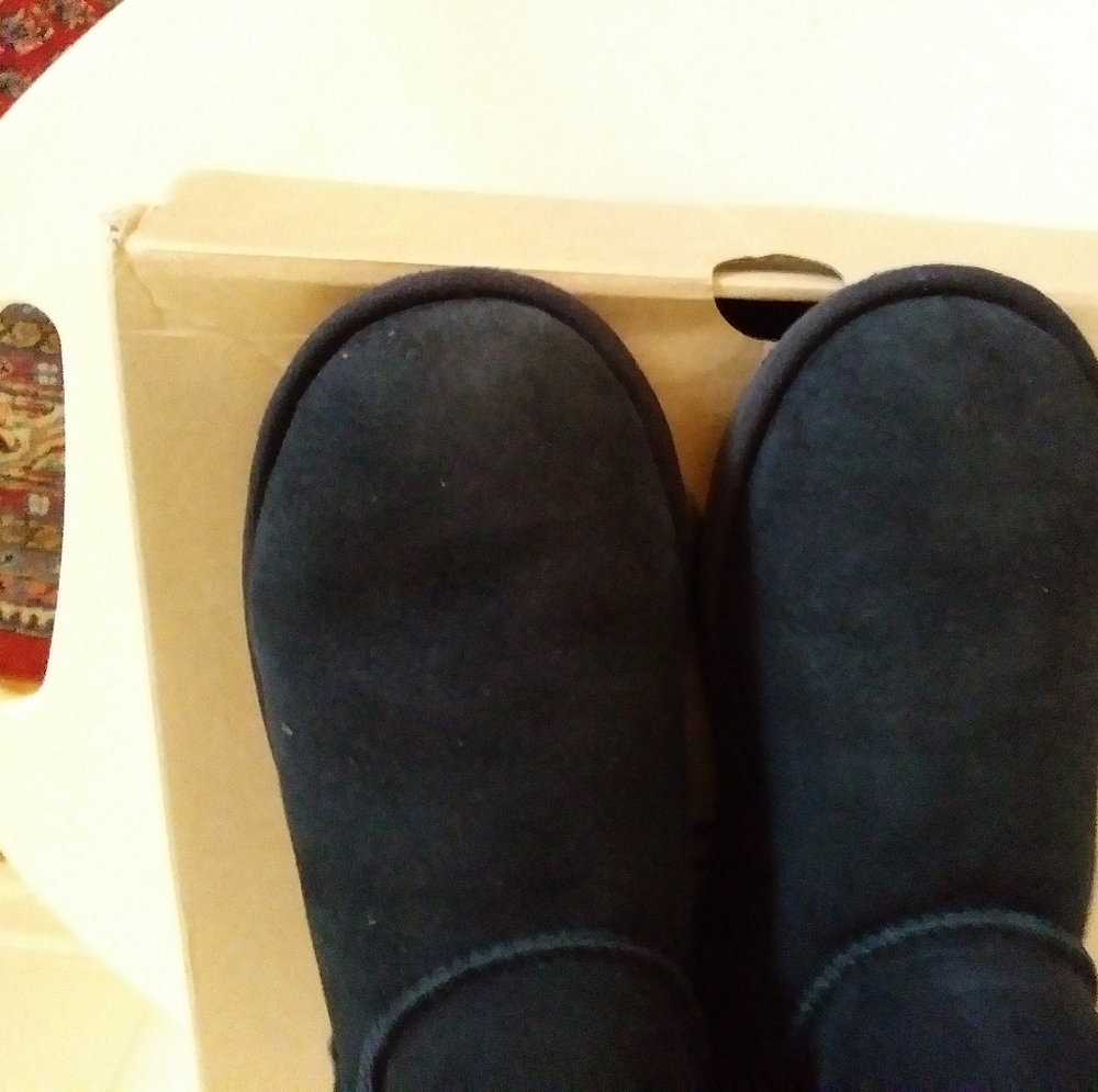 Pre owned ugg boots